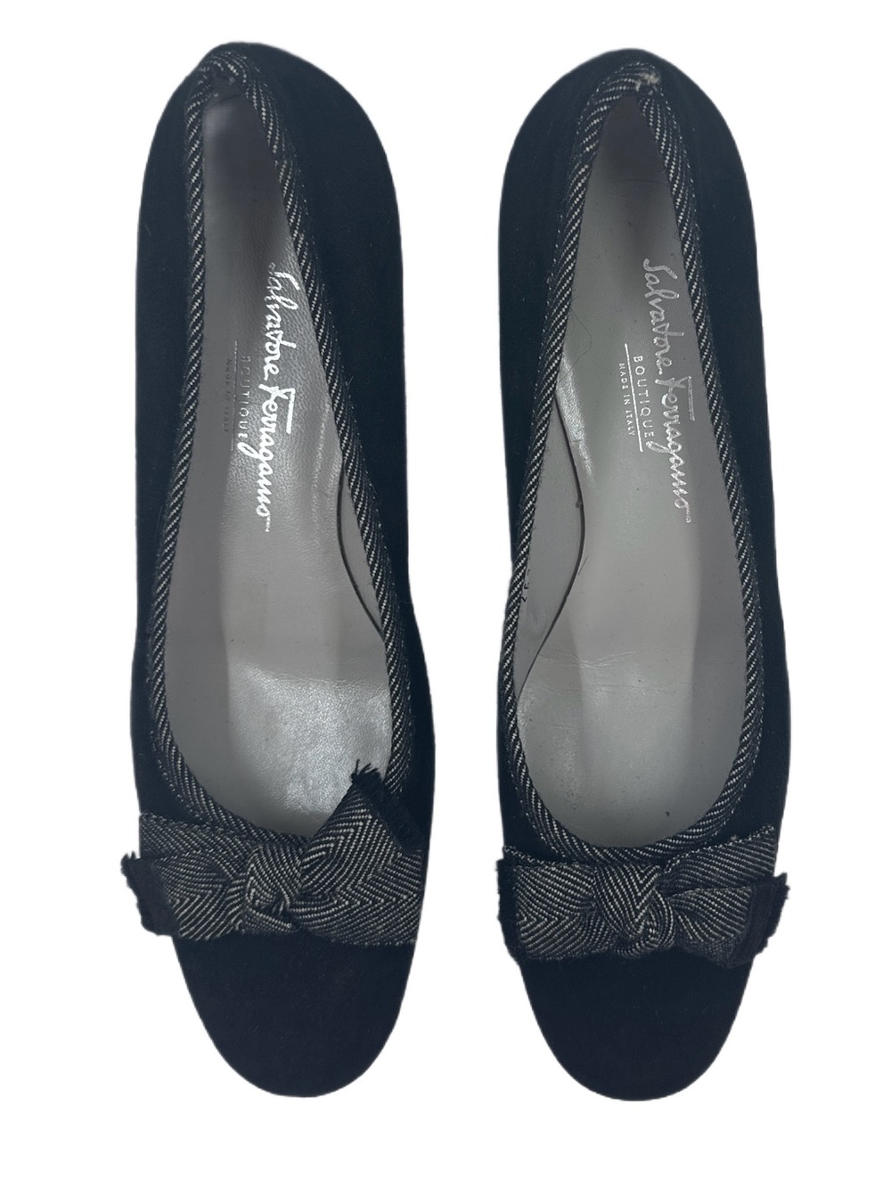 Vintage 1990s Salvatore Ferragamo Boutique Black Suede Bow Pumps Size 9.5 B